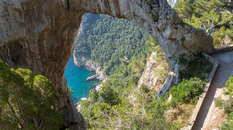 Tips for Hiking to the Natural Arch in Capri, Italy